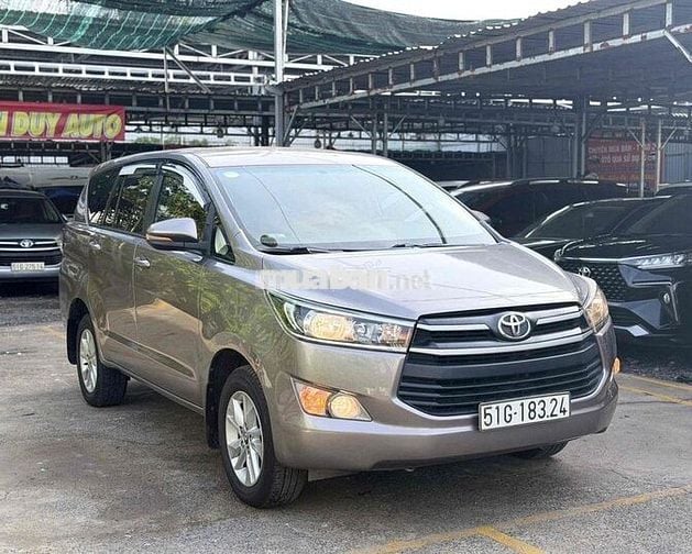 Toyota Innova 2.0E MT 2018 Số sàn Nâu