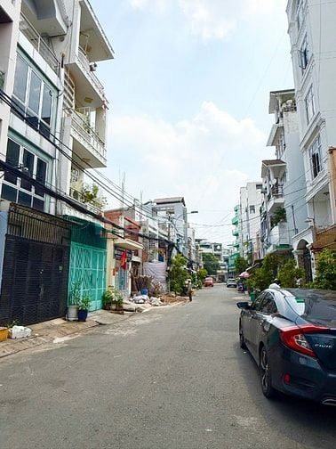 MẶT TIỀN 10M HẺM 181 ÂU DƯƠNG LÂN QUẬN 8 - DT 93M2 3 TẦNG