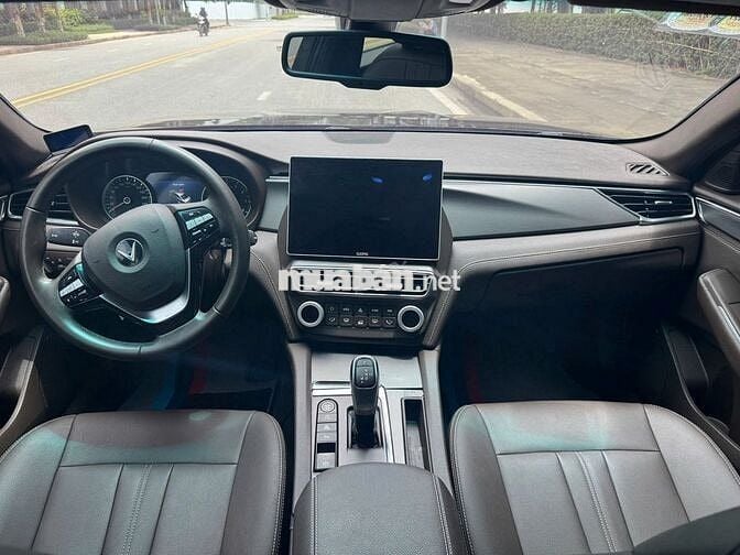 VinFast Lux A 2.0 Turbo Base Nâu