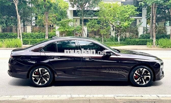 VinFast Lux A 2.0 Turbo Base Nâu