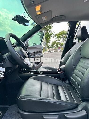 Nissan Kicks 2023 V cao cấp Trắng