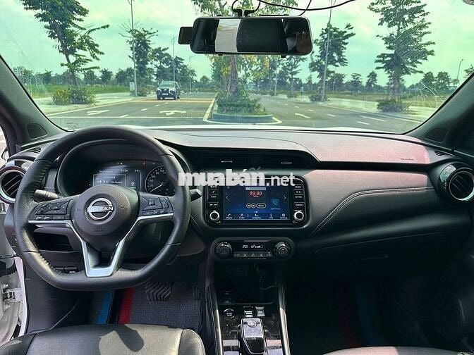 Nissan Kicks 2023 V cao cấp Trắng