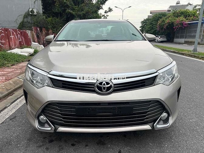 Toyota Camry 2.0 E 2016 Vàng cát 100000 km