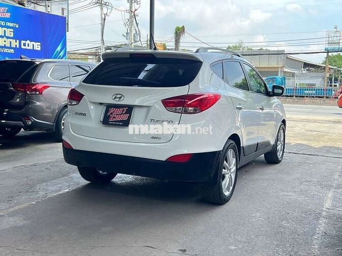 Hyundai Tucson 2011 2.0L xăng,màu trắng, nhập Hàn
