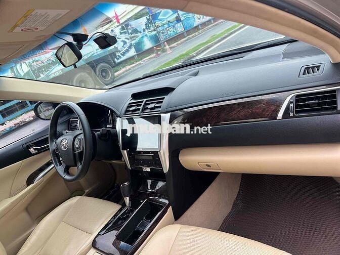 Toyota Camry 2.0 E 2016 Vàng cát 100000 km
