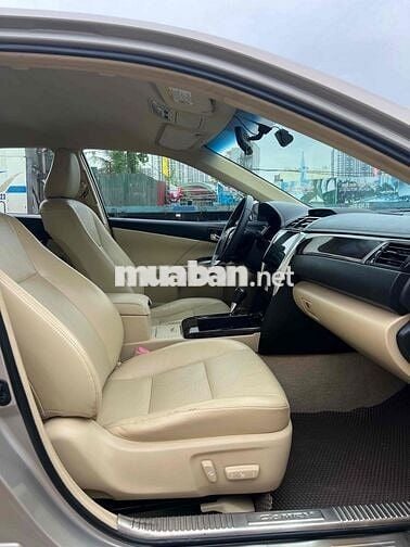 Toyota Camry 2.0 E 2016 Vàng cát 100000 km