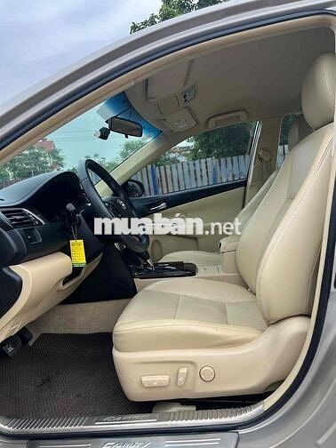 Toyota Camry 2.0 E 2016 Vàng cát 100000 km