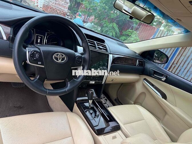 Toyota Camry 2.0 E 2016 Vàng cát 100000 km