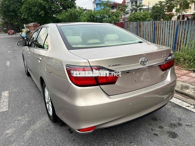 Toyota Camry 2.0 E 2016 Vàng cát 100000 km