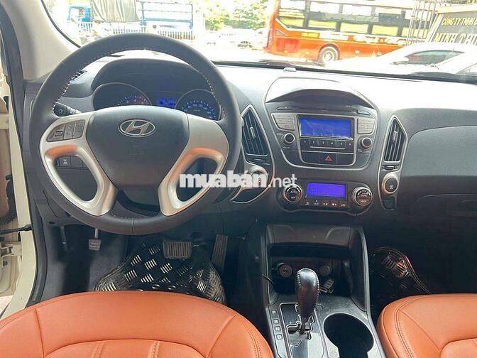 Hyundai Tucson 2011 2.0L xăng,màu trắng, nhập Hàn