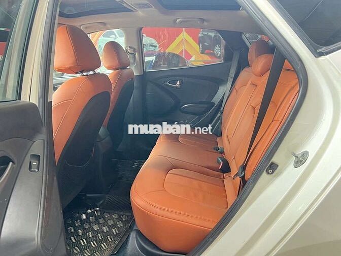 Hyundai Tucson 2011 2.0L xăng,màu trắng, nhập Hàn