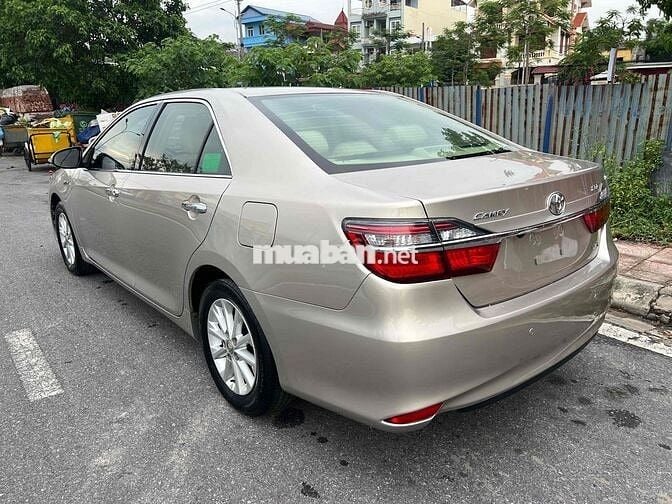 Toyota Camry 2.0 E 2016 Vàng cát 100000 km