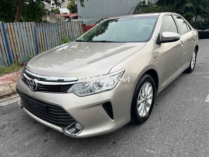 Toyota Camry 2.0 E 2016 Vàng cát 100000 km
