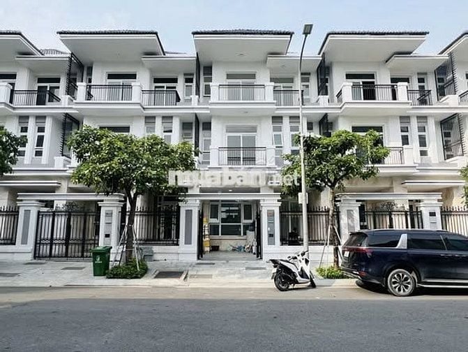 CHO THUÊ BIỆT THƯ CAO CẤP QUẬN 7, 4PN 5WC NTCB 45 TRIỆU / THÁNG
