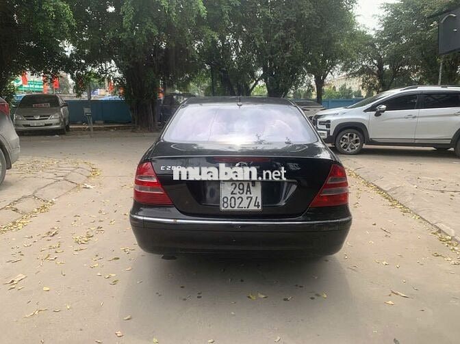Mercedes-Benz E240 2004 Đen