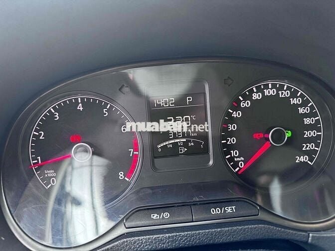 Volkswagen Polo 1.6 AT 2016 37000km Đỏ