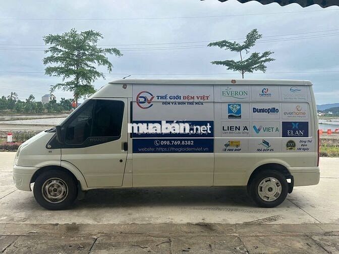 Ford Transit Trắng 3 chỗ