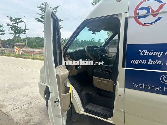 Ford Transit Trắng 3 chỗ