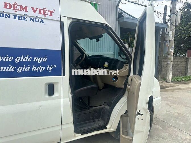 Ford Transit Trắng 3 chỗ