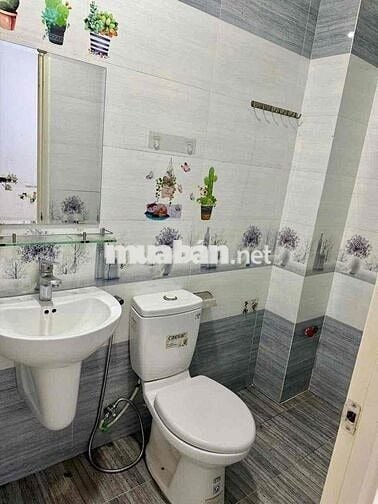 Cho Thuê Nhà Hẻm Xe Tải DT 5x15 1Trệt 2Lầu 3Pn 4Wc Sân Ôtô Sân Thượng