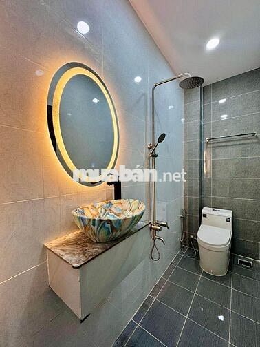 Bán Nhà Phố 60m2, 3 lầu, SHR, HXH 8m, 6 tỷ 2 còn thương lượng !!!