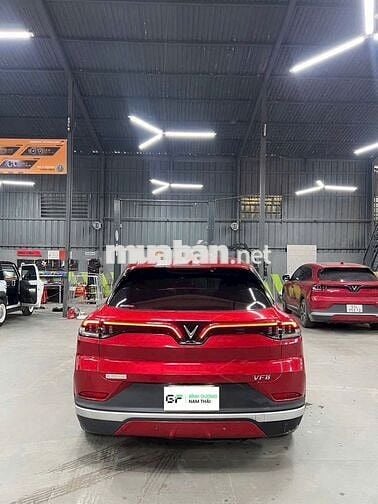 VinFast VF8 Đỏ