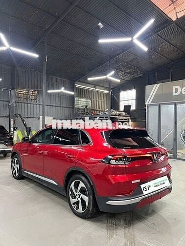 VinFast VF8 Đỏ