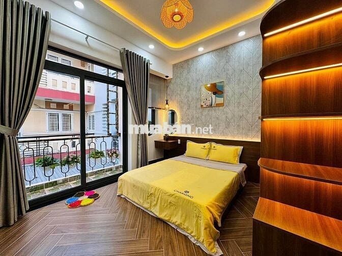 Bán Nhà Phố 60m2, 3 lầu, SHR, HXH 8m, 6 tỷ 2 còn thương lượng !!!