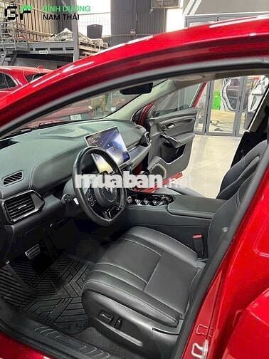 VinFast VF8 Đỏ