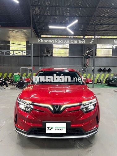 VinFast VF8 Đỏ