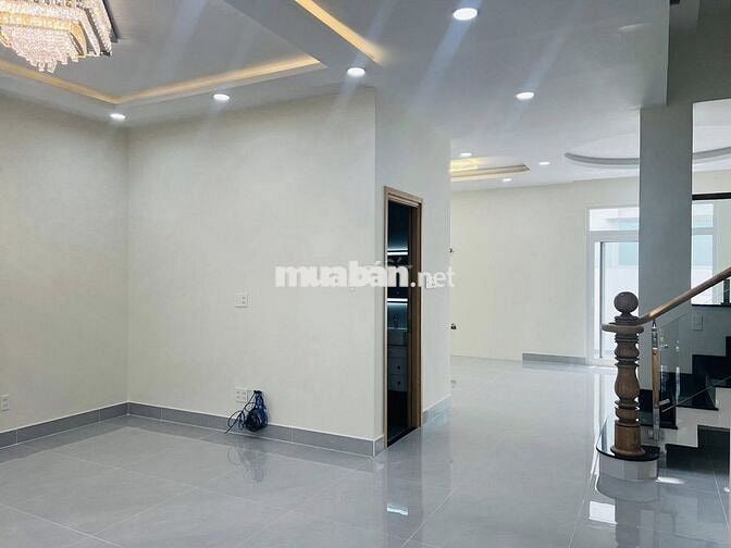 CHO THUÊ BIỆT THƯ CAO CẤP QUẬN 7, 4PN 5WC NTCB 45 TRIỆU / THÁNG