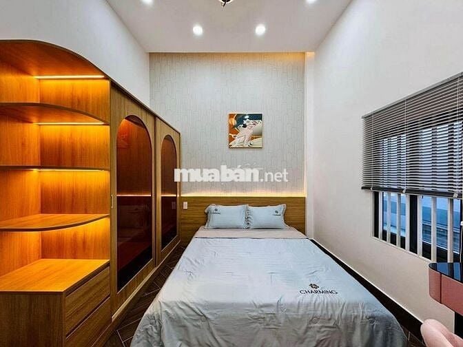 Bán Nhà Phố 60m2, 3 lầu, SHR, HXH 8m, 6 tỷ 2 còn thương lượng !!!