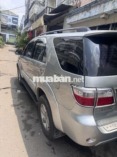 Toyota Fortuner 2011 Bạc 140.000 km