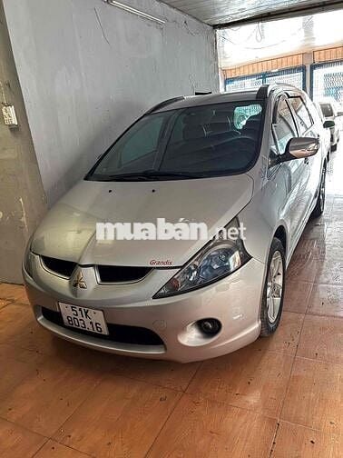 Mitsubishi Grandis 7 chỗ Số tự động Bạc