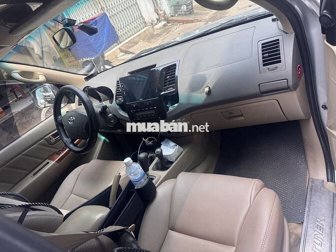 Toyota Fortuner 2011 Bạc 140.000 km