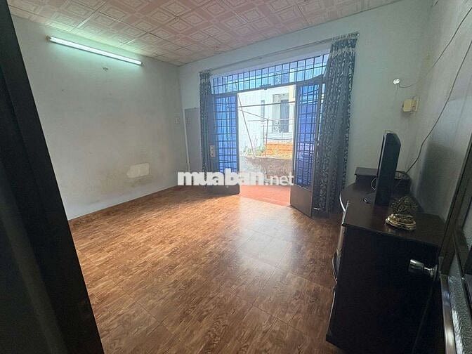 Tháng
🔥 Nhà  – 1 Trệt 1 Lầu, 2PN 2WC, Hẻm Xe Hơi, Giá 8 Triệu
