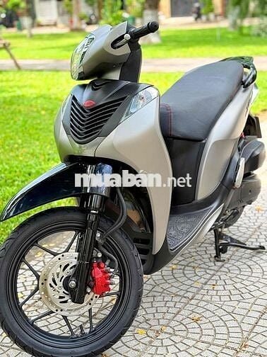 Honda SH Mode 2015 Bạc. nợ xấu đưa 10tr lấy xe