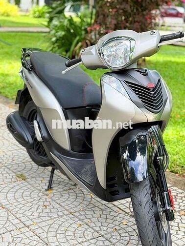 Honda SH Mode 2015 Bạc. nợ xấu đưa 10tr lấy xe