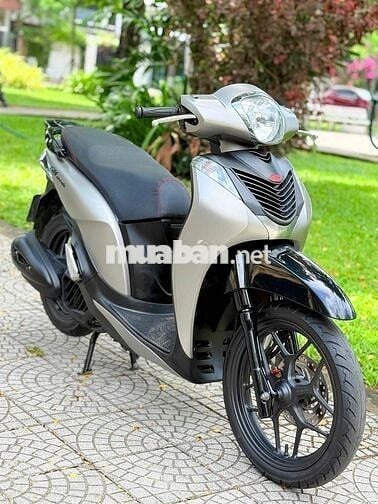Honda SH Mode 2015 Bạc. nợ xấu đưa 10tr lấy xe