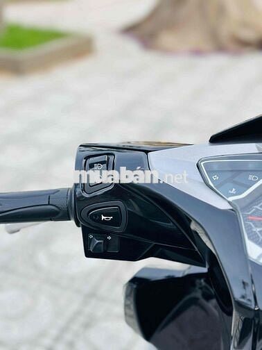 AIRBLADE ĐÈN LED BẢN ĐẶC BIỆT ODO THẤP MÁY ZIN