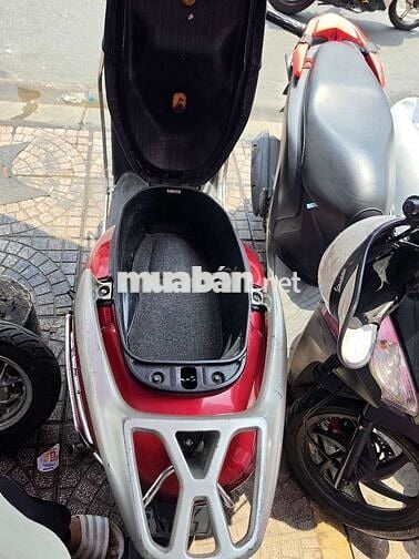 Honda Lead Đỏ cốp rộng