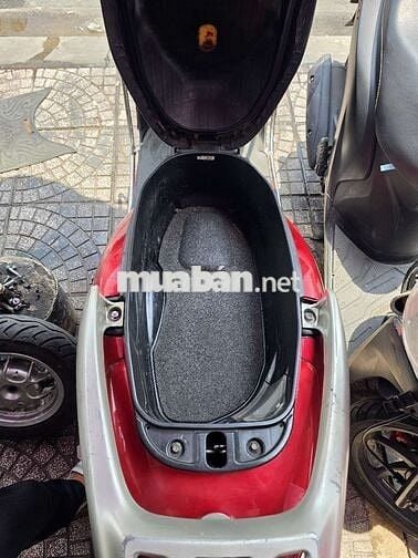 Honda Lead Đỏ cốp rộng