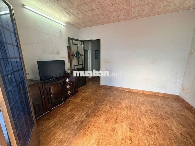 Tháng
🔥 Nhà  – 1 Trệt 1 Lầu, 2PN 2WC, Hẻm Xe Hơi, Giá 8 Triệu