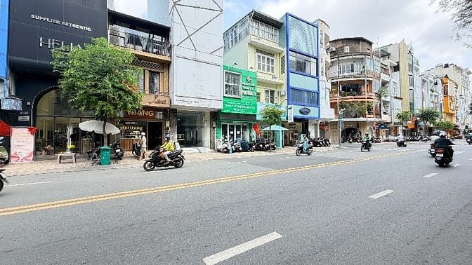 Bán toà nhà Hầm+7 tầng - 2MT Võ Văn Tần, Quận 3