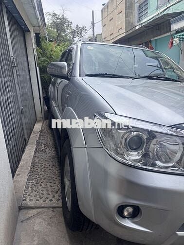 Toyota Fortuner 2011 Bạc 140.000 km