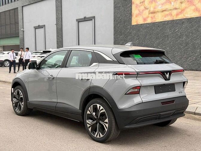 VF6 Nhận xe chỉ từ 92 triệu đồng