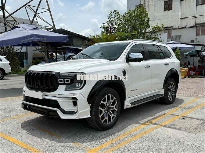 Ford Everest BiTurbo Victor 2024 Trắng 32.000 km