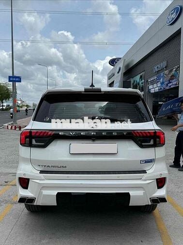 Ford Everest BiTurbo Victor 2024 Trắng 32.000 km