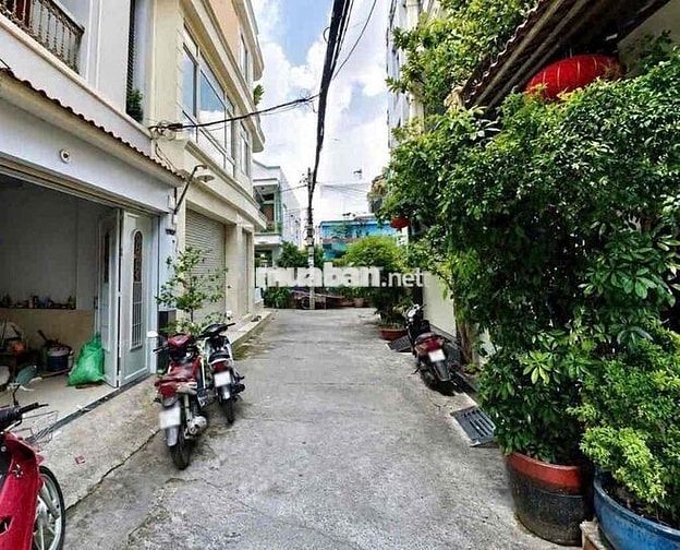 Cho Thuê Nhà Ngay Đại Học Công Thương - DT 4.5x17m 1 Trệt 2 Lầu st 4pn