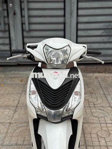 Honda Vision Trắng biển tp chính chủ